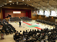小さな社会でのルールを学んでいます