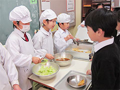 給食や掃除も上手に出来るようになりました